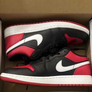 Jordan 1 size 5.5 Y  G S Black, Red, and White Sneakers gently used